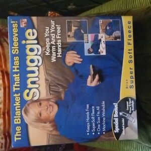 Snuggle Blanket that has Sleeves by Snuggie